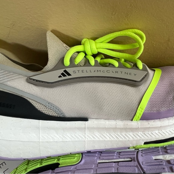 ADIDAS by Stella McCartney Ultraboost 23 Running Shoe, Sz 9-9.5M - Picture 4 of 9